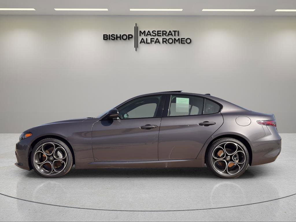 New 2026 Alfa Romeo Giulia w/ Driving Assist Package RWD image 5