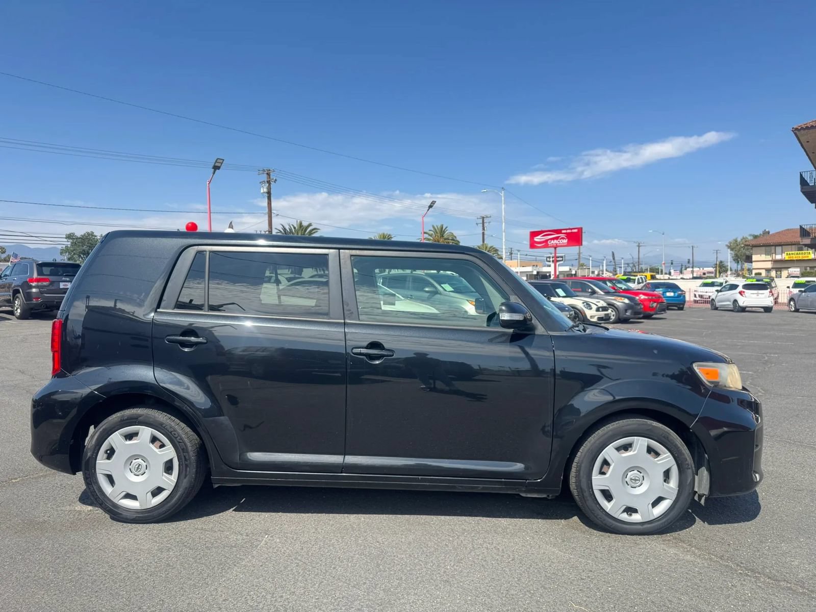 Used 2014 Scion xB FWD image 11