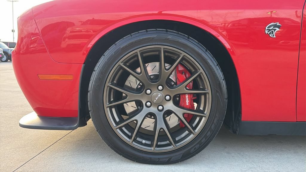 Used 2016 Dodge Challenger SRT Hellcat RWD image 9