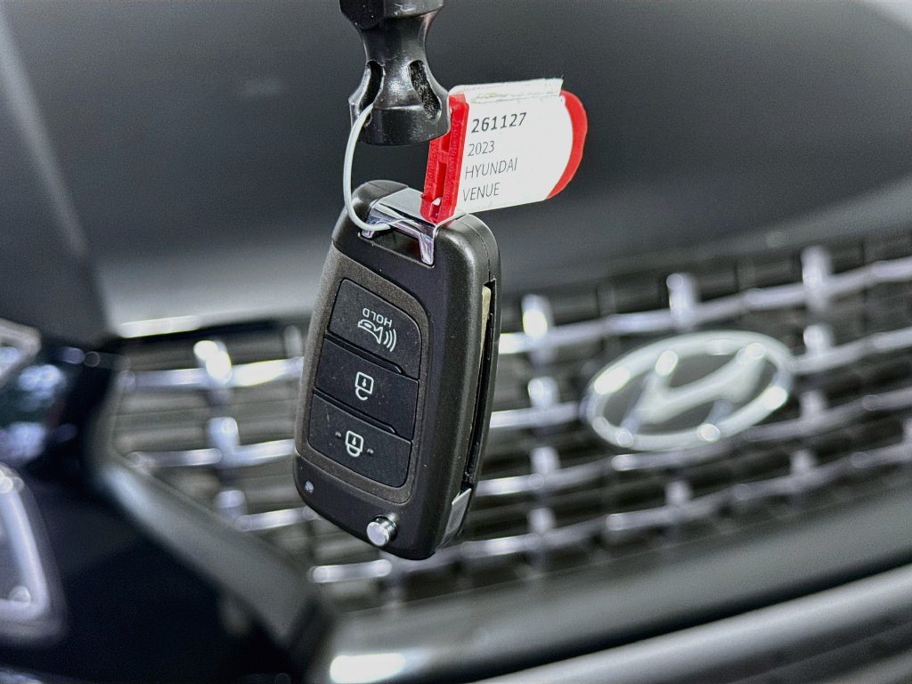 Used 2023 Hyundai Venue SEL FWD image 36