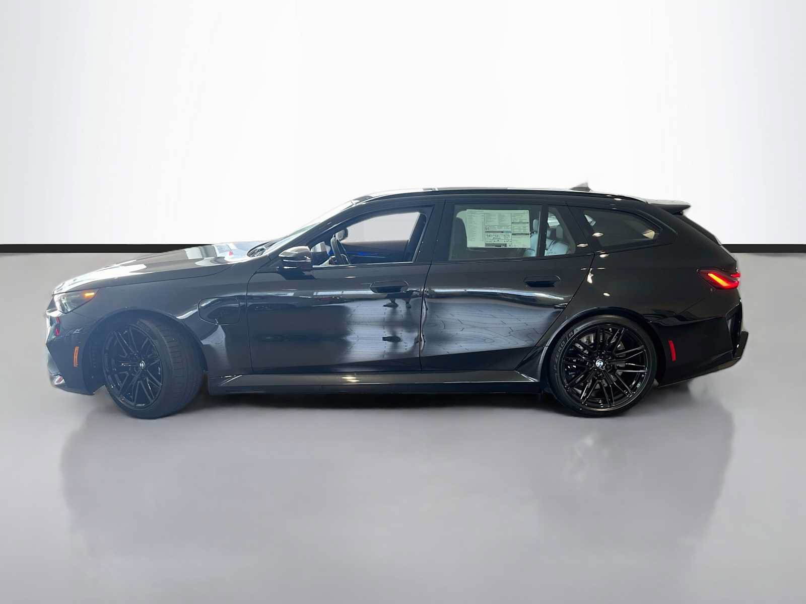 New 2027 BMW M5 Touring AWD/4WD image 5