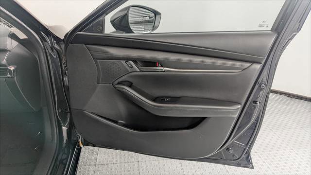 Used 2022 MAZDA MAZDA3 s image 23