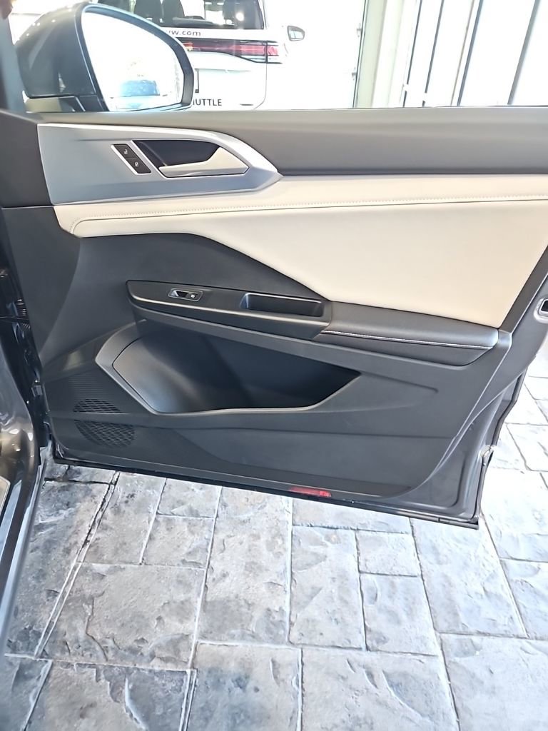 New 2026 Volkswagen Taos SE AWD/4WD image 10