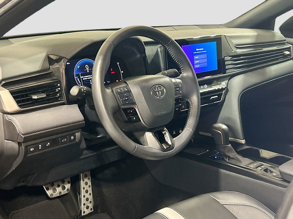 Used 2025 Toyota Camry SE FWD image 7