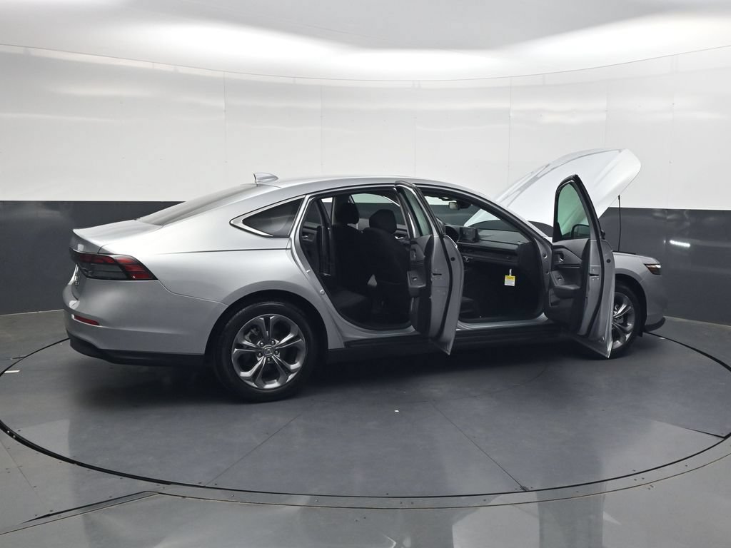 Used 2024 Honda Accord EX image 38