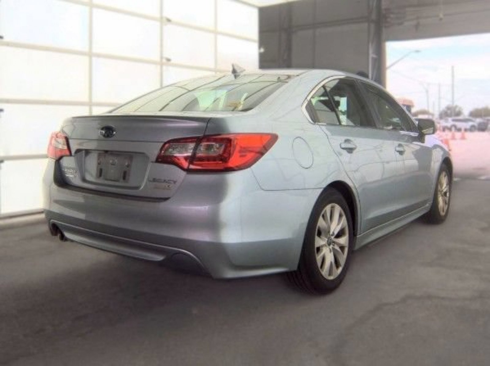 Used 2017 Subaru Legacy 2.5i Premium AWD/4WD image 3