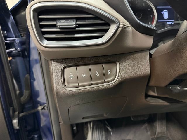 Used 2020 Hyundai Santa Fe SE image 16