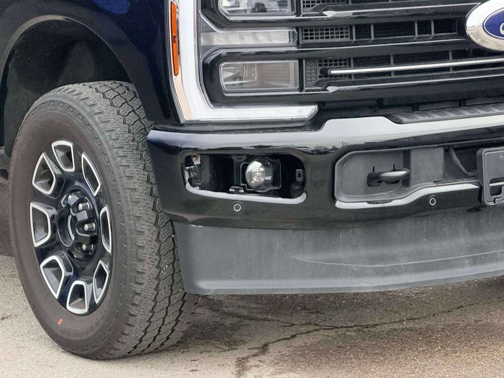 Used 2025 Ford F250 Platinum AWD/4WD image 5