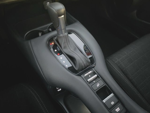 Used 2025 Honda HR-V LX image 13
