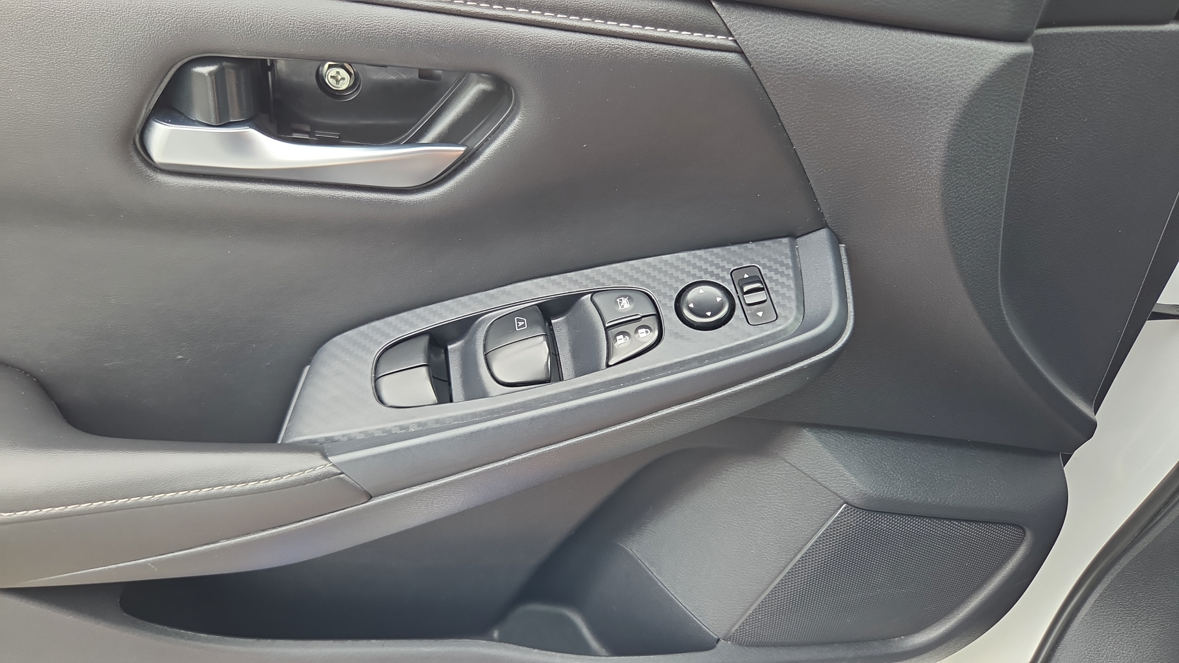 Used 2024 Nissan Sentra SV FWD image 31