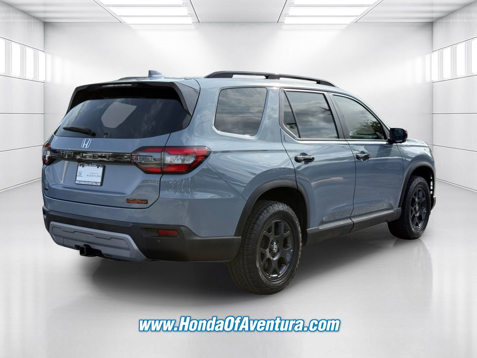 Certified 2025 Honda Pilot TrailSport image 5