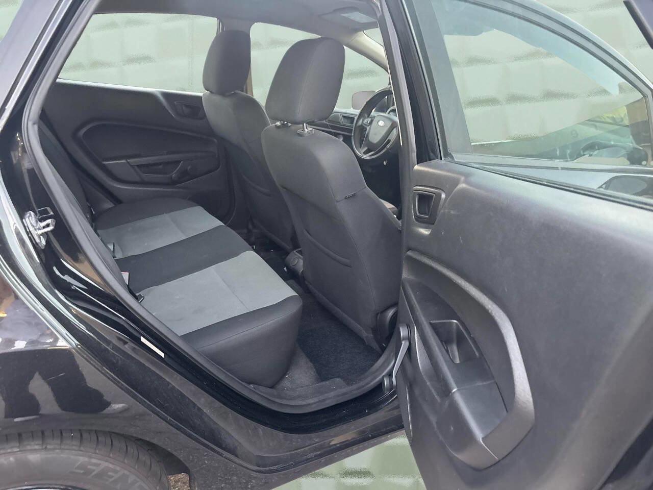 Used 2015 Ford Fiesta S image 17