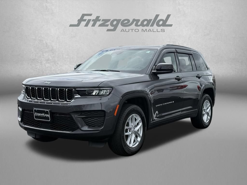 Used 2025 Jeep Grand Cherokee Laredo X w/ Luxury Tech Group I AWD/4WD image 2