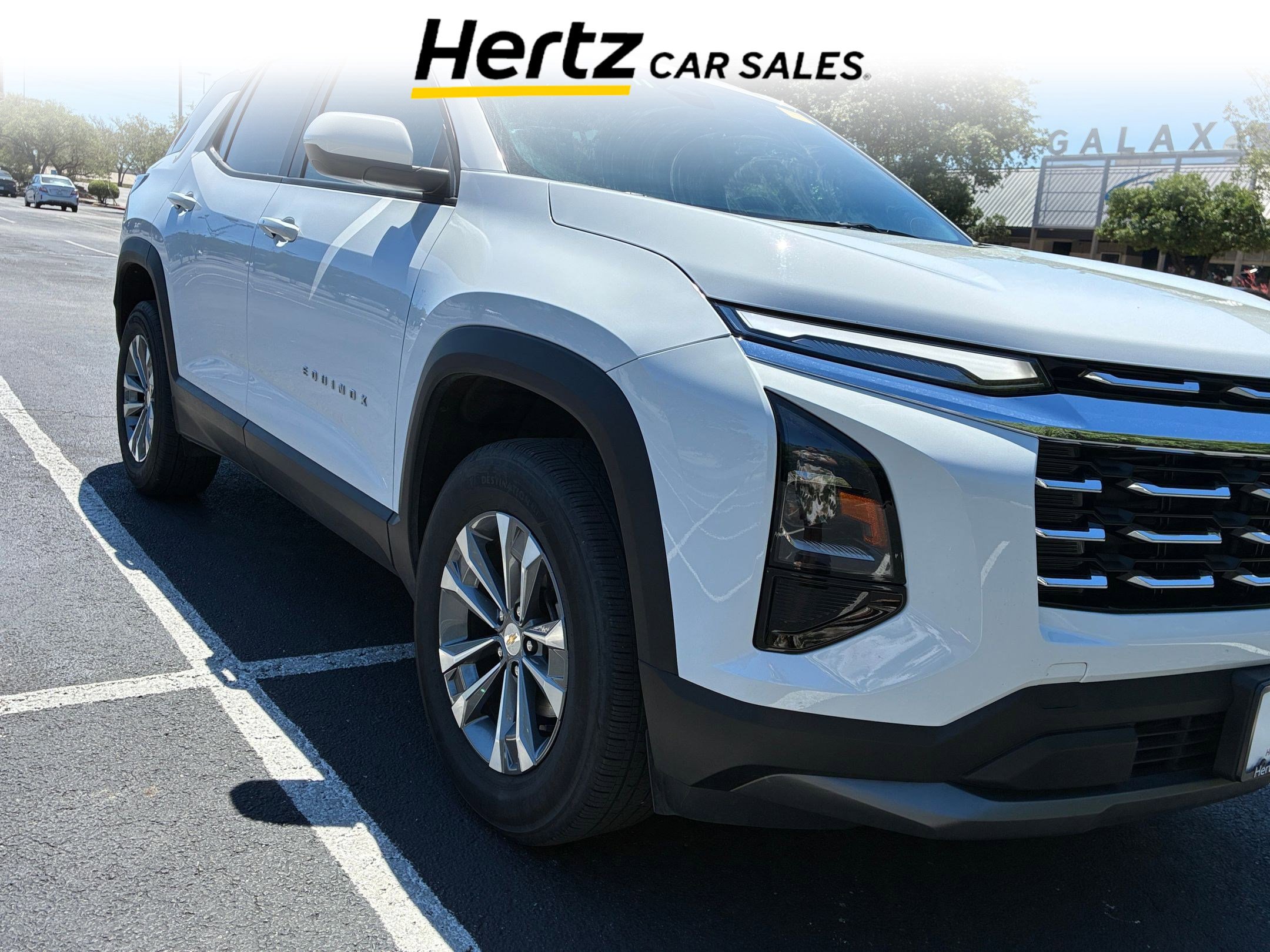 Used 2025 Chevrolet Equinox LT FWD image 1