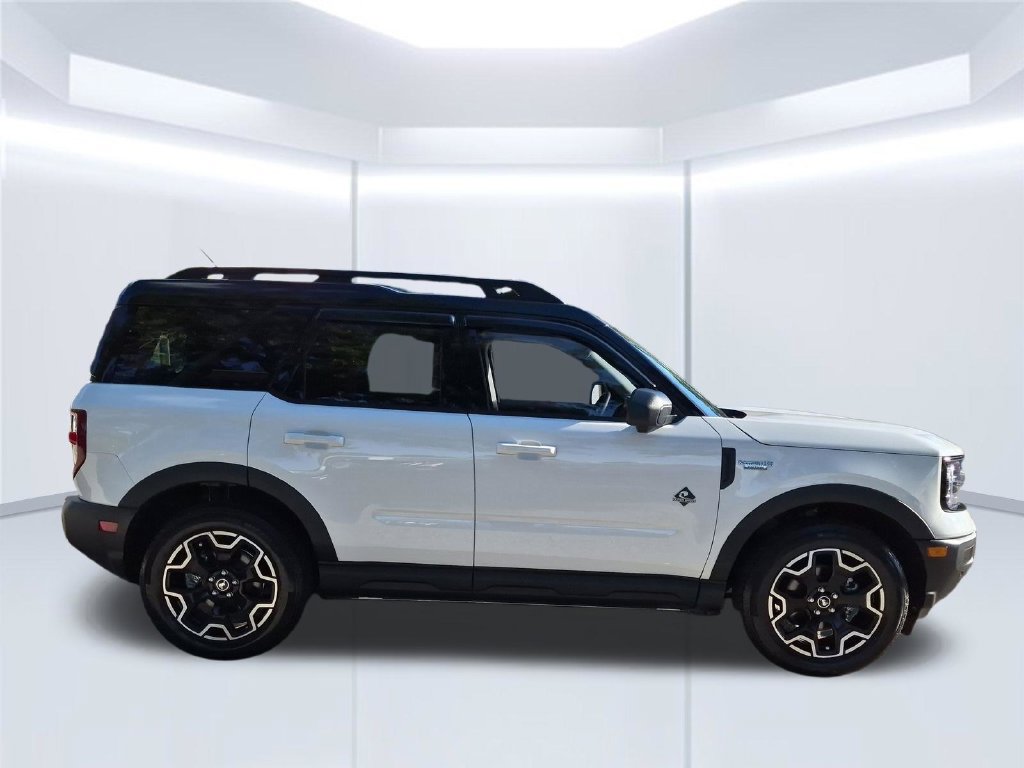 Used 2025 Ford Bronco Sport Outer Banks w/ Outer Banks Tech Package+ AWD/4WD image 7