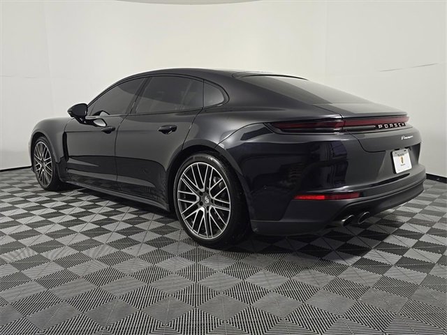 Certified 2024 Porsche Panamera image 3