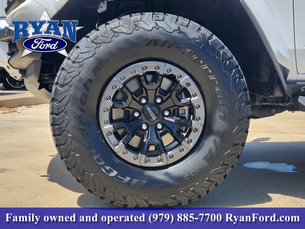 Certified 2025 Ford Bronco Raptor w/ Interior Carbon Fiber Pack AWD/4WD image 7