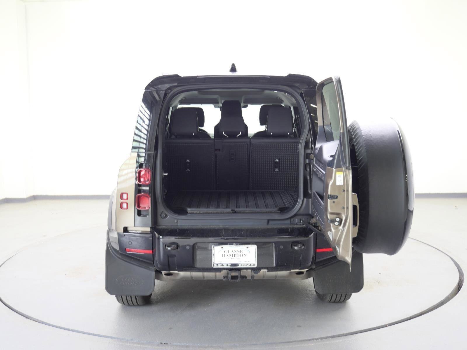 Used 2022 Land Rover Defender 110 X-Dynamic HSE AWD/4WD image 10