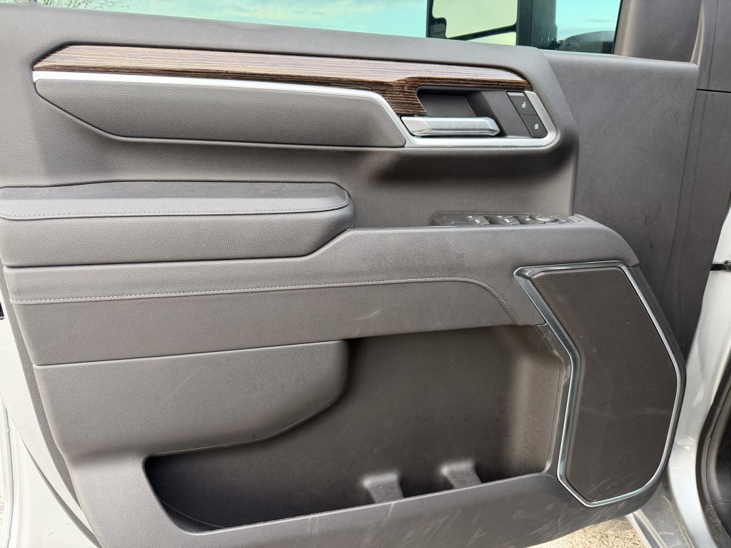 Used 2025 GMC Sierra 2500 SLE w/ SLE Value Package; AWD/4WD image 8