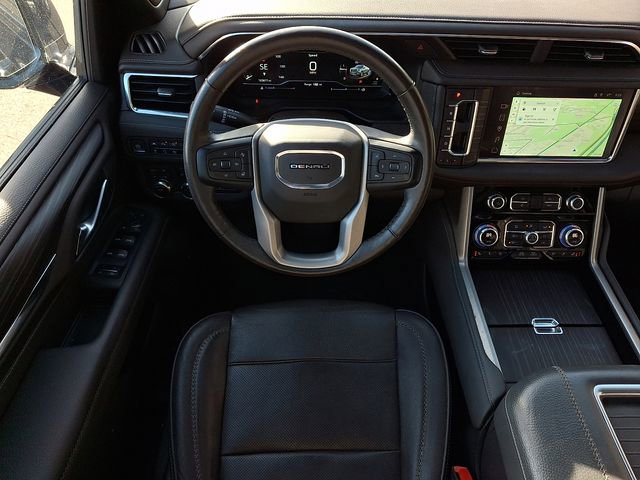 Used 2022 GMC Yukon Denali w/ Denali Premium Package AWD/4WD image 11