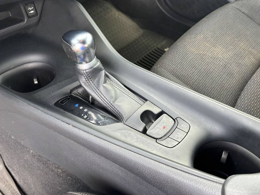 Used 2019 Toyota C-HR LE FWD image 20