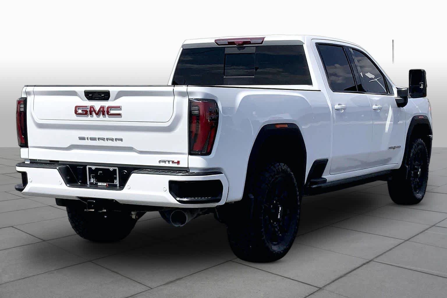 Used 2024 GMC Sierra 2500 AT4 w/ AT4 Premium Plus Package AWD/4WD image 13