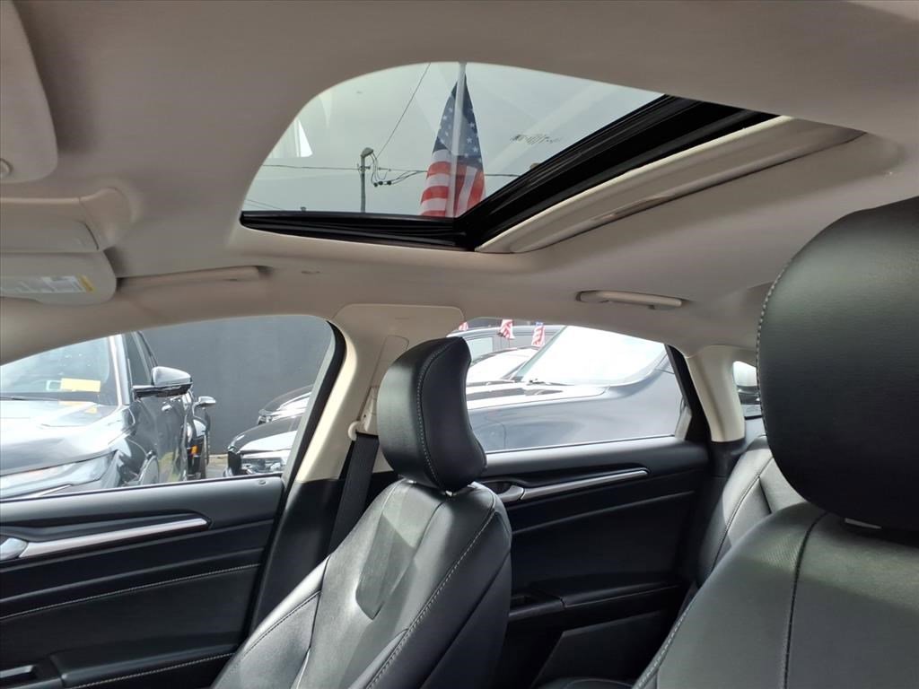 Used 2019 Ford Fusion Energi Titanium image 20