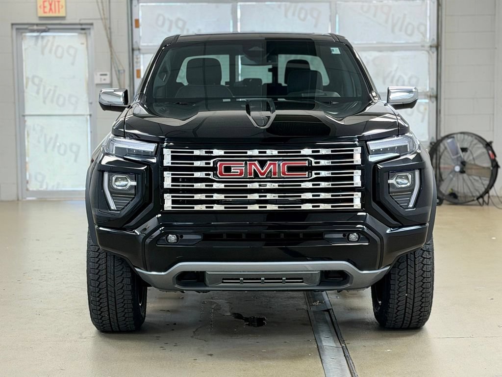 New 2026 GMC Canyon Denali w/ LPO, Denali Black Edition AWD/4WD image 2