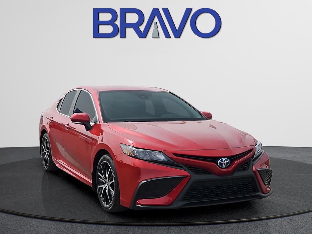 Used 2024 Toyota Camry SE image 2