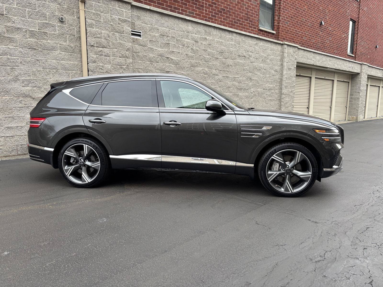 Used 2025 Genesis GV80 3.5T Prestige AWD/4WD image 2