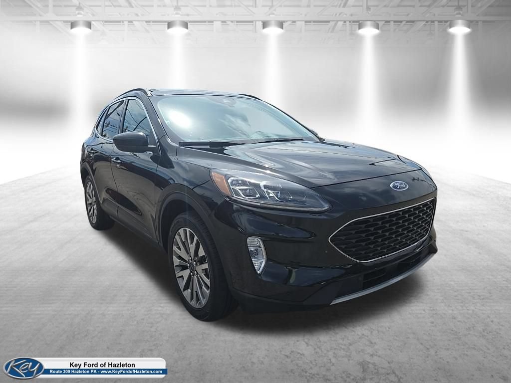 Certified 2022 Ford Escape Titanium w/ Class II Trailer Tow Package AWD/4WD image 1