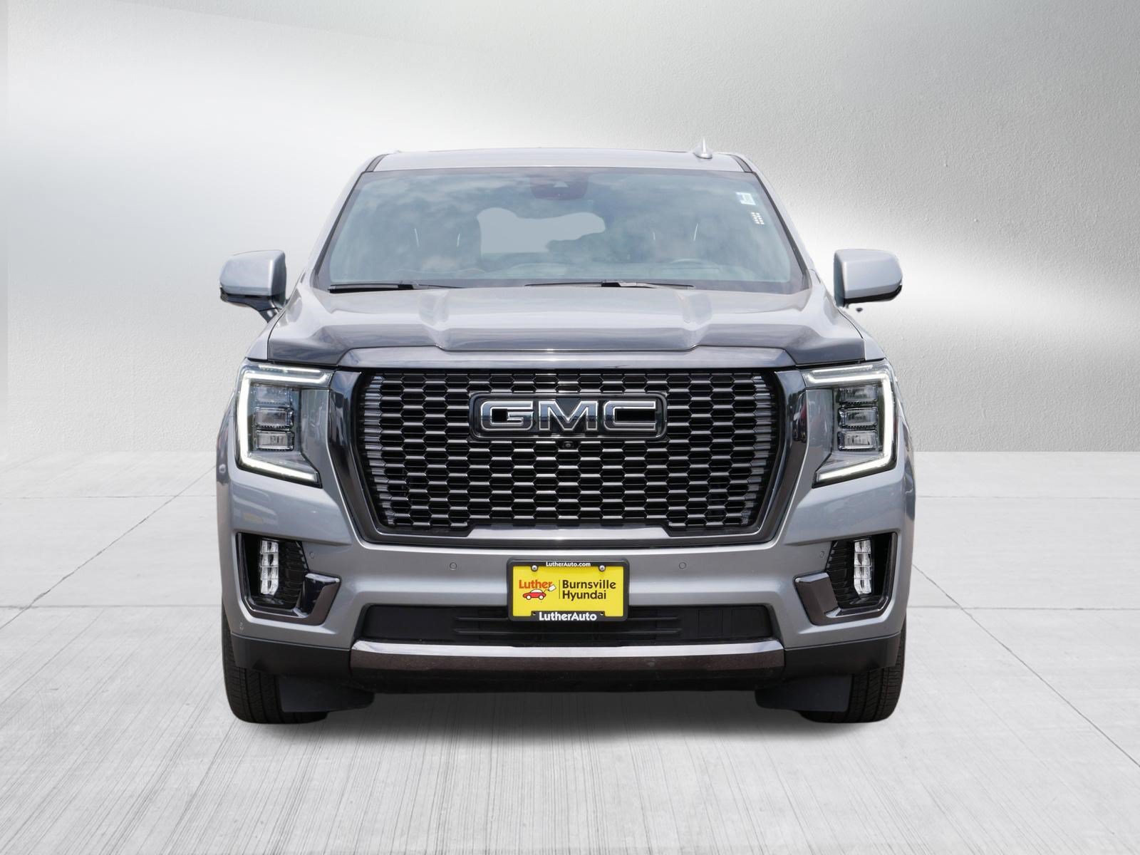 Used 2024 GMC Yukon Denali Ultimate AWD/4WD image 2