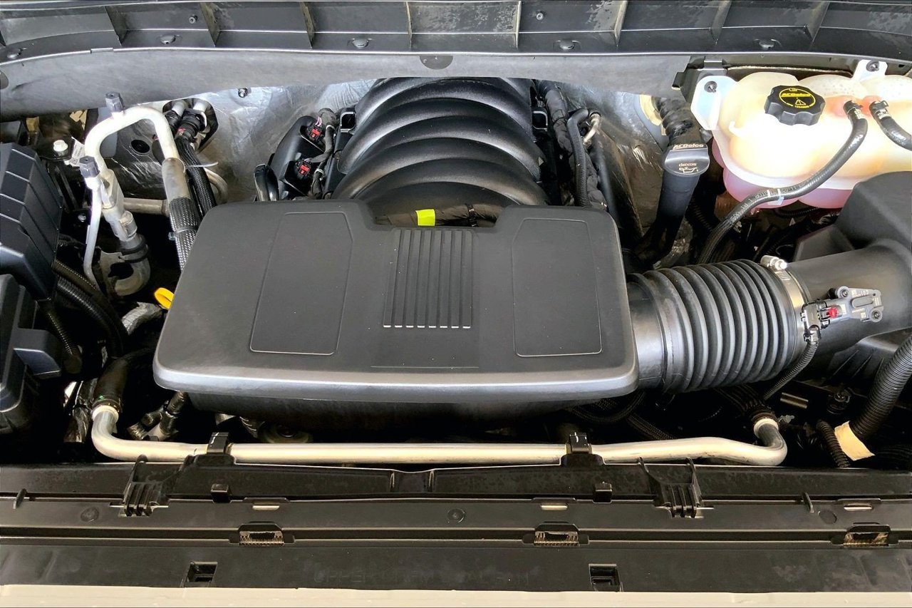 Used 2024 GMC Sierra 1500 AT4 w/ Technology Package AWD/4WD image 32