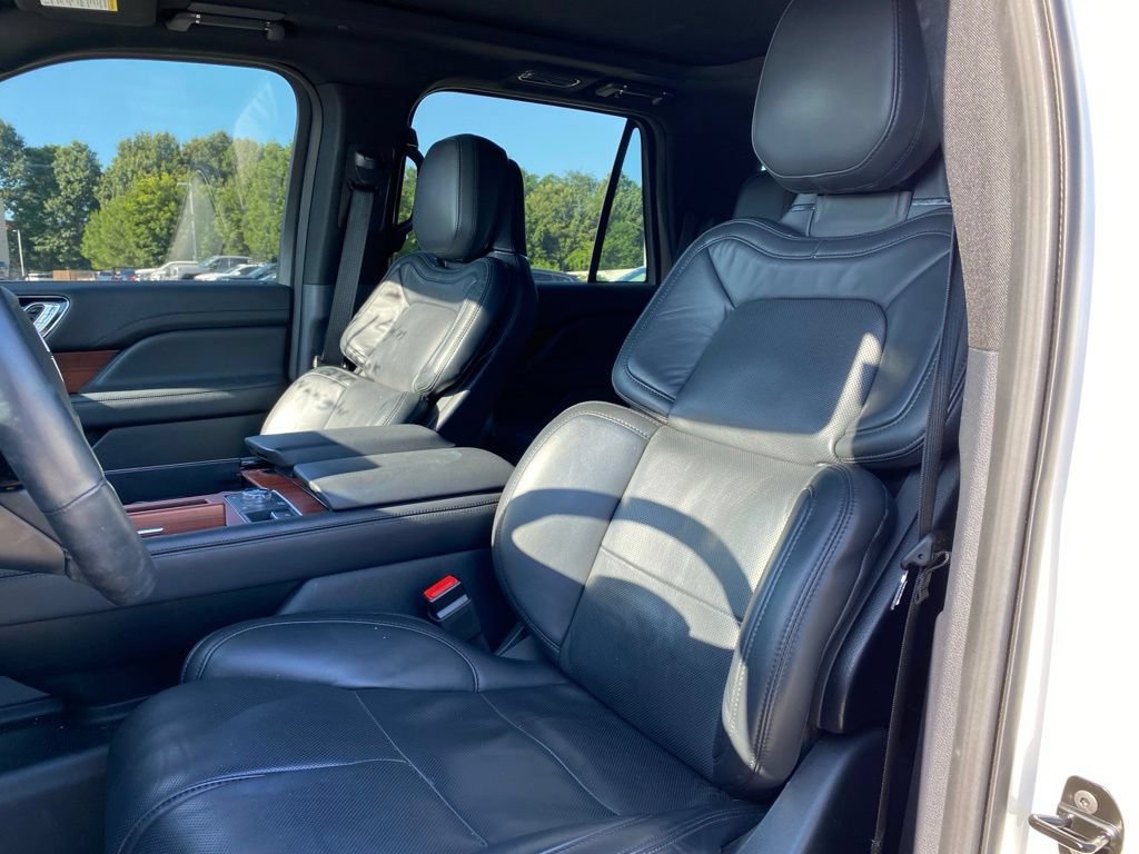 Used 2024 Lincoln Navigator Reserve AWD/4WD image 13
