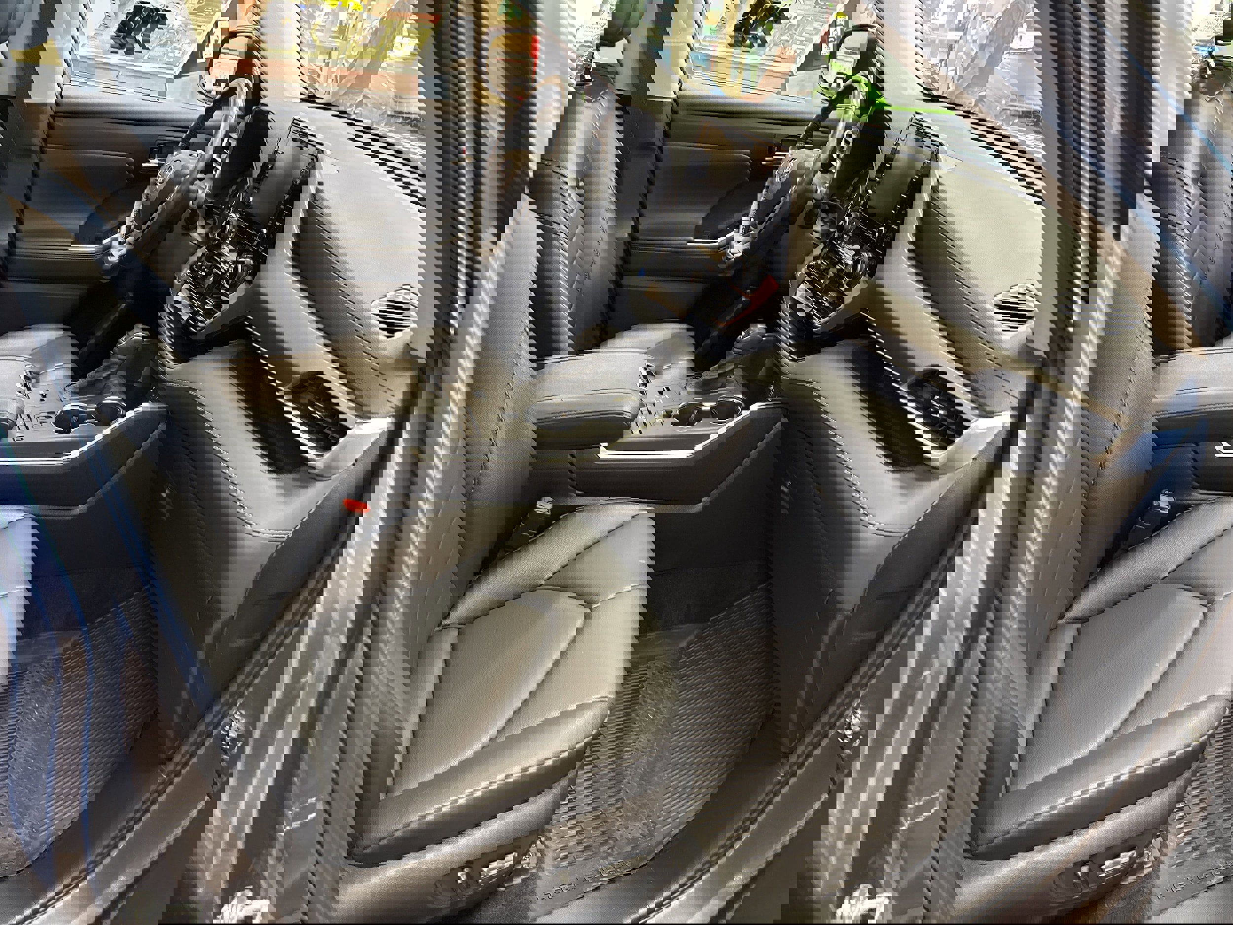 Used 2022 Toyota Highlander XLE image 17