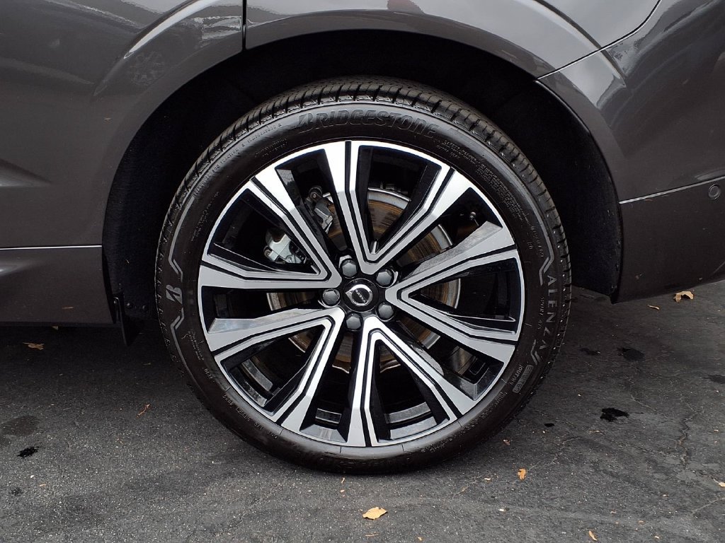 Used 2023 Volvo XC60 T8 Ultimate AWD/4WD image 4