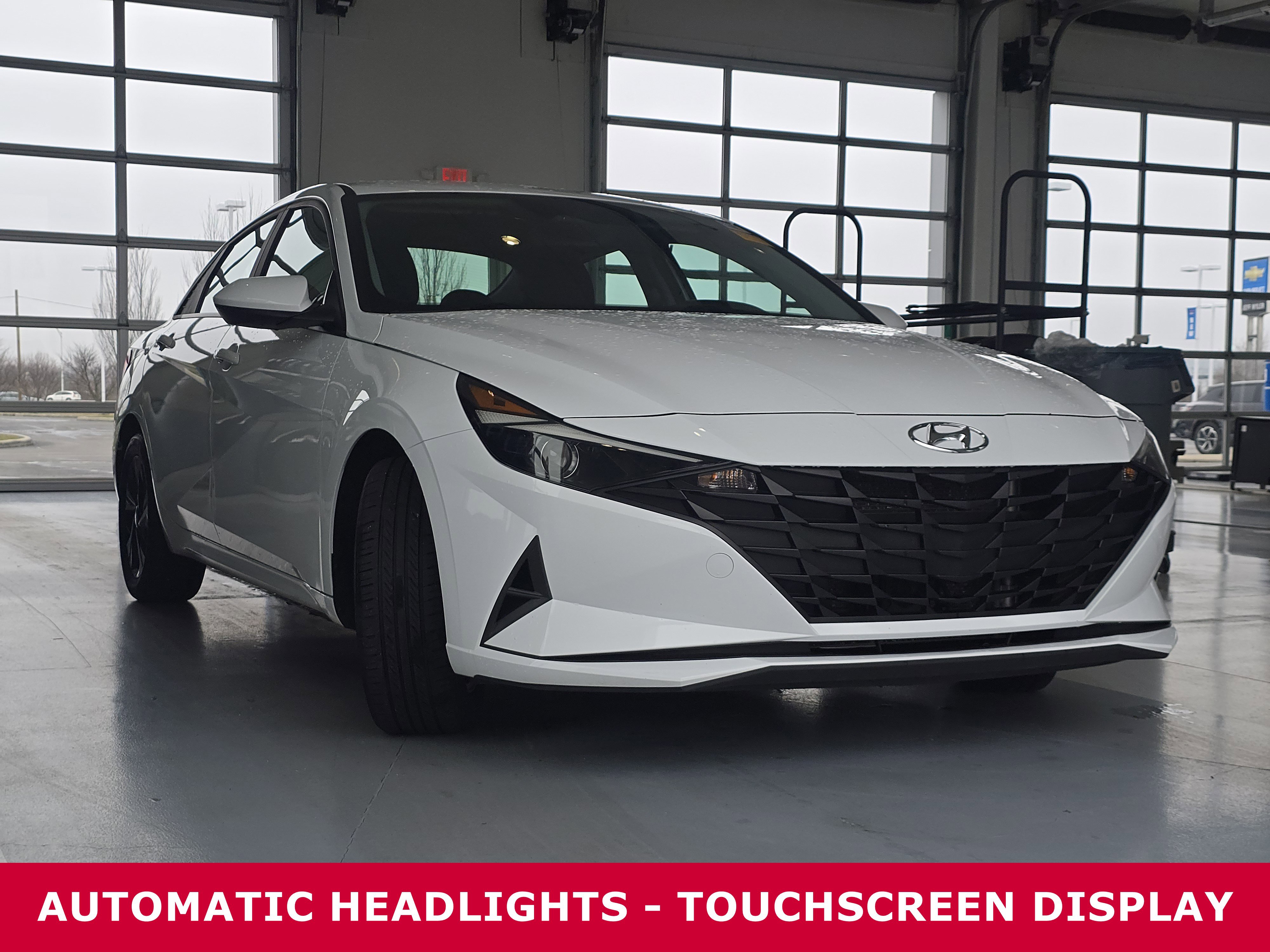 Used 2023 Hyundai Elantra Blue image 3