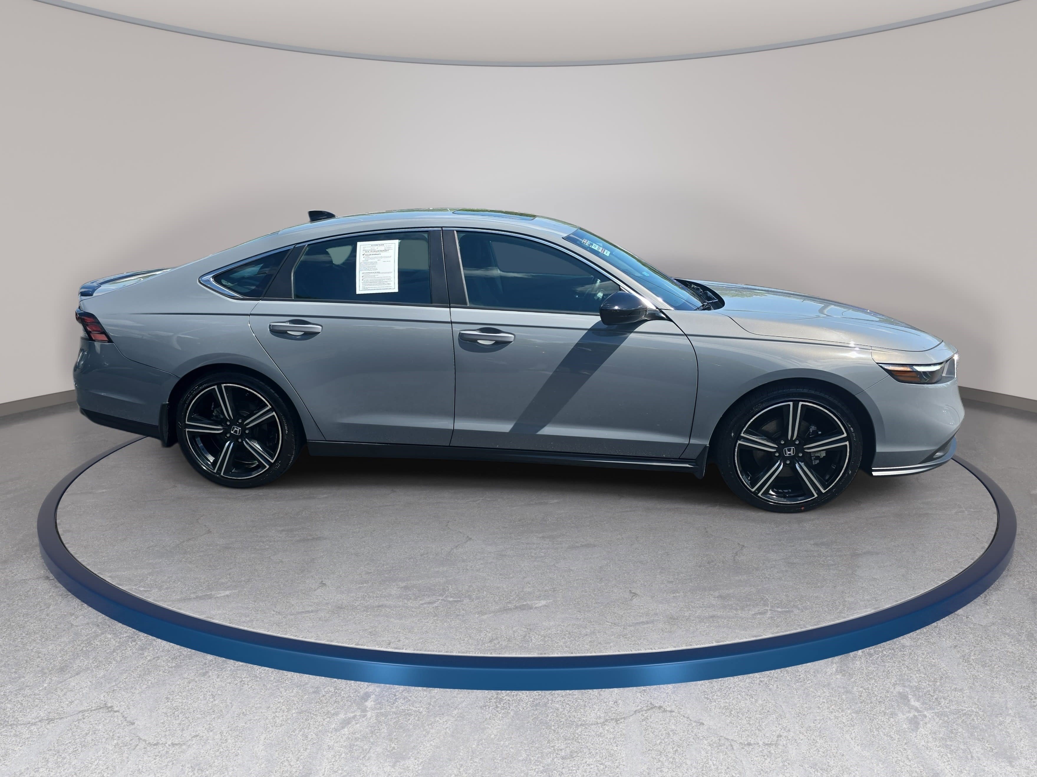 Used 2023 Honda Accord Sport image 4