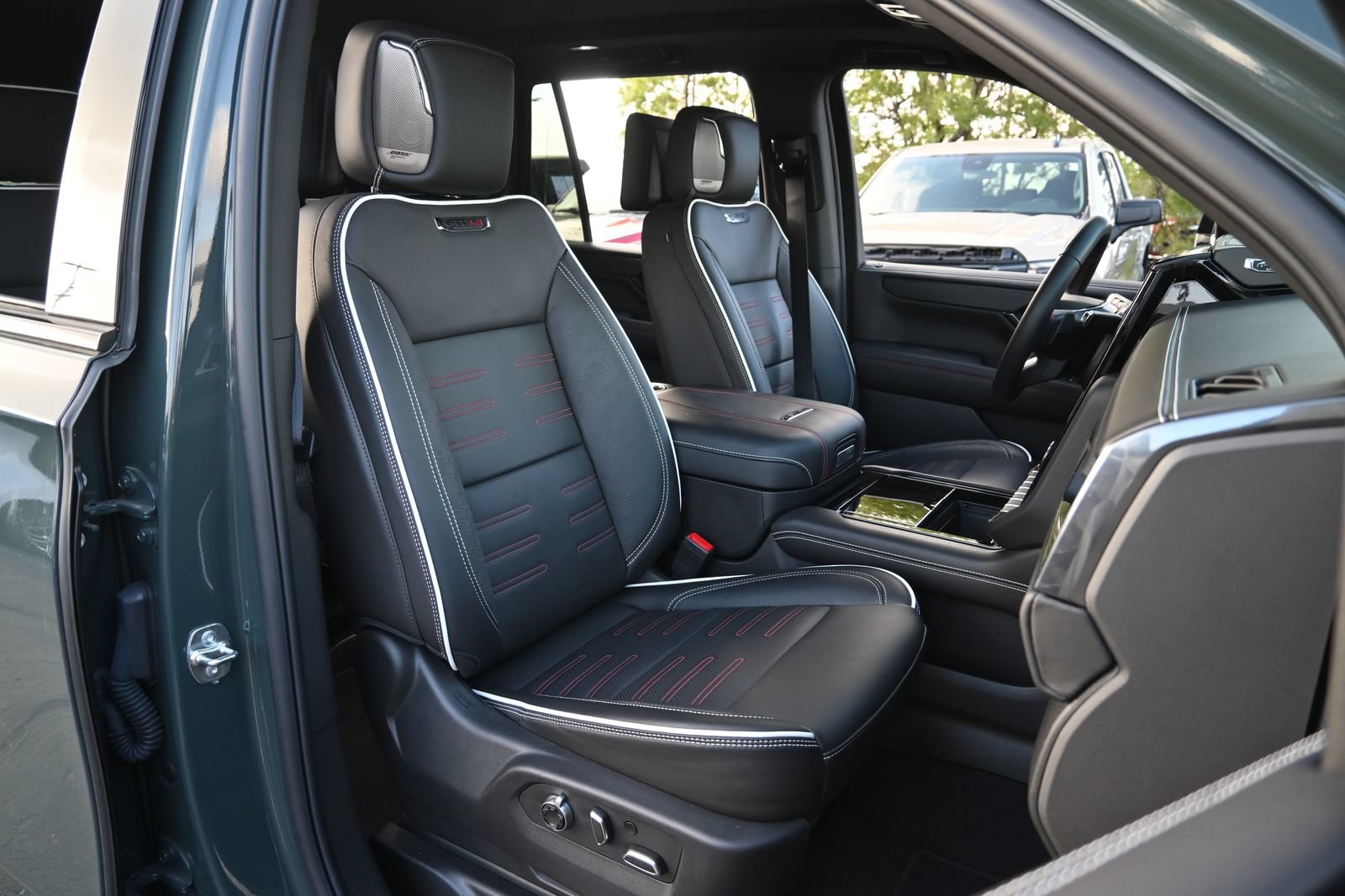 Certified 2026 GMC Yukon AT4 Ultimate AWD/4WD image 27