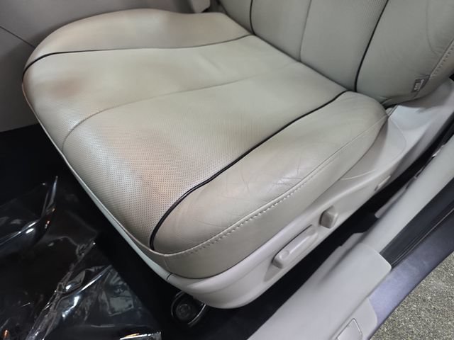 Used 2015 Toyota Venza Limited AWD/4WD image 27