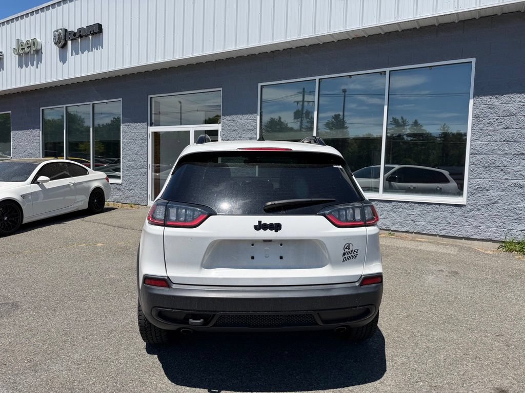 Used 2022 Jeep Cherokee Latitude w/ Sun & Sound Group AWD/4WD image 5