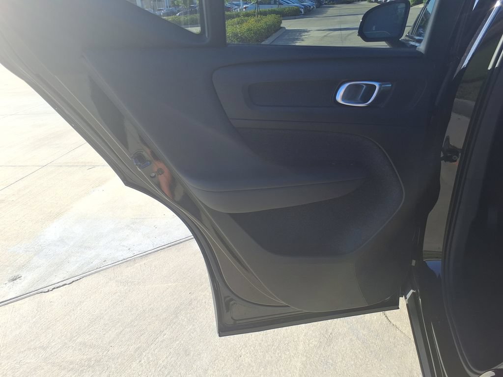 Certified 2023 Volvo XC40 B5 Plus w/ Climate Package AWD/4WD image 16