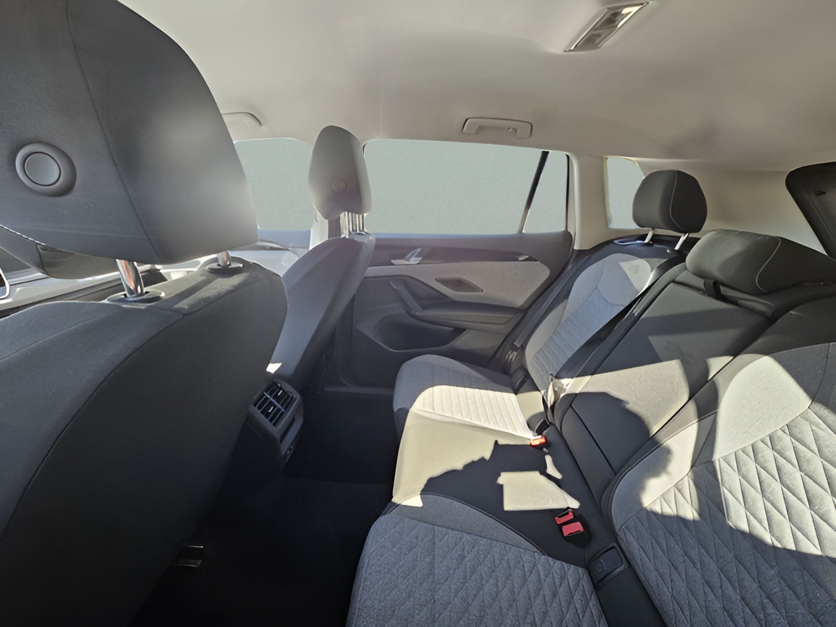 Used 2025 Volkswagen Tiguan S FWD image 6