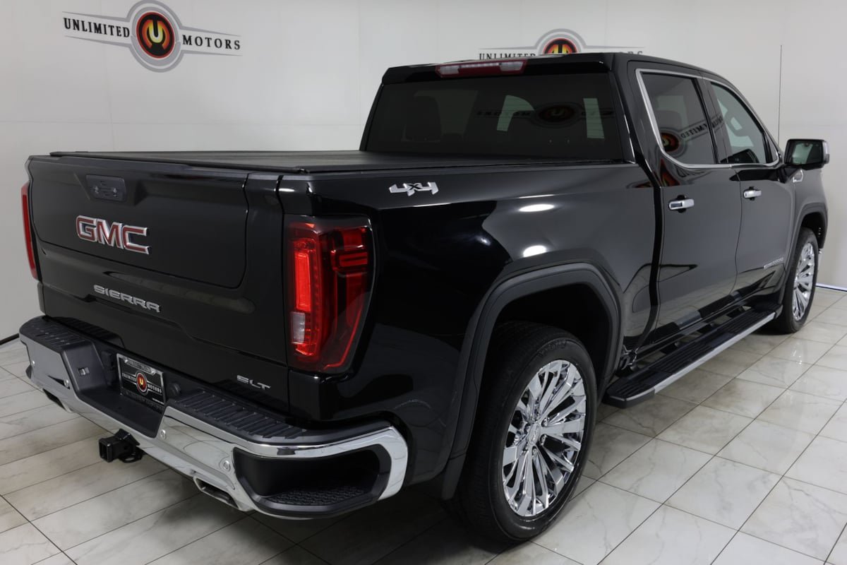 Used 2023 GMC Sierra 1500 SLT w/ SLT Premium Package AWD/4WD image 3