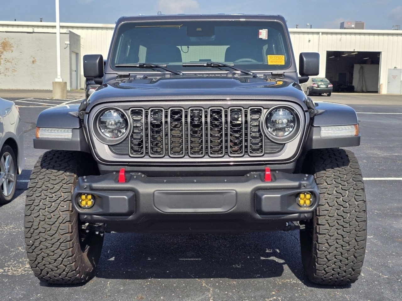 Used 2025 Jeep Wrangler Unlimited Rubicon AWD/4WD image 2
