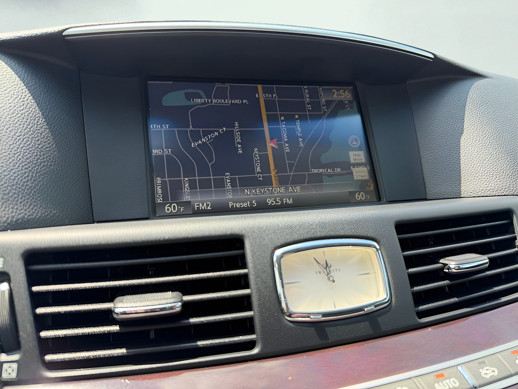 Used 2012 INFINITI M35 w/ Premium Pkg RWD image 44