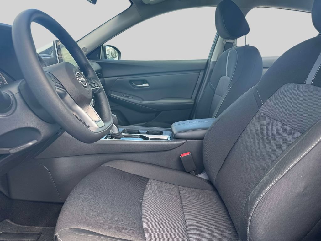 Used 2025 Nissan Sentra SV FWD image 14