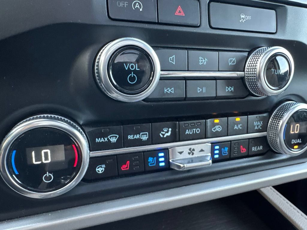Used 2024 Ford Expedition Limited AWD/4WD image 18