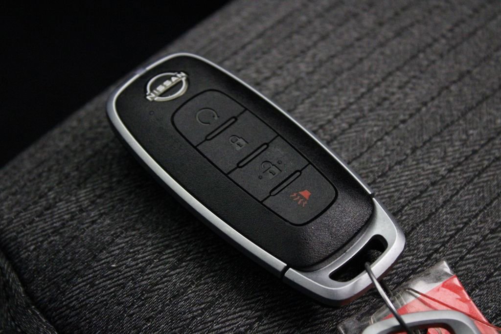 Certified 2023 Nissan Rogue SV image 29