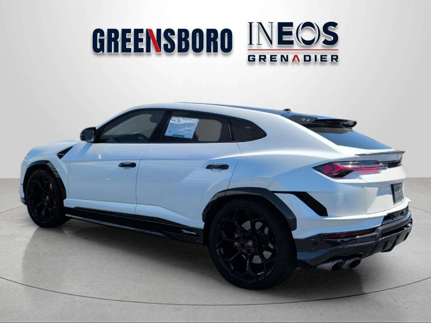 Used 2023 Lamborghini Urus Performante AWD/4WD image 3